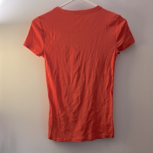 Basic ribbed tee from Gap, salmon/orange, size XS - Picture 4 of 4